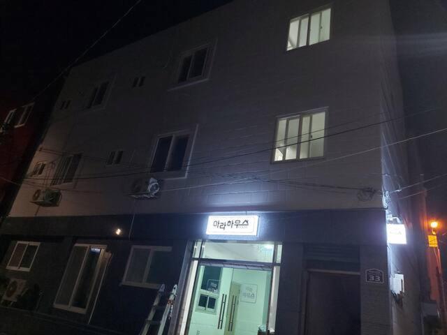 Ara Guesthouse Busan Exterior photo